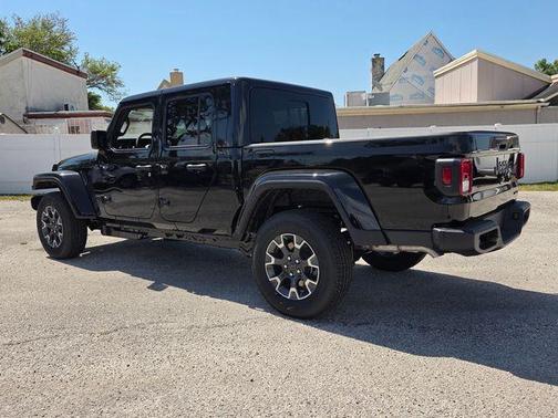 Black Clearcoat 2026 Jeep Gladiator Sport