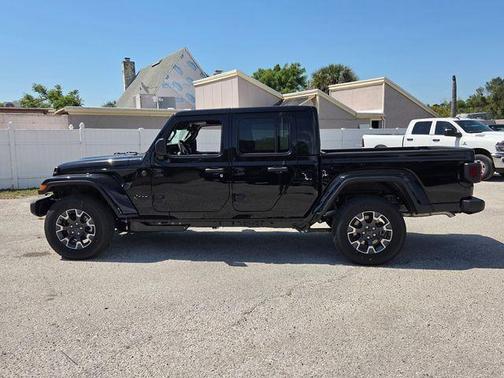 Black Clearcoat 2026 Jeep Gladiator Sport