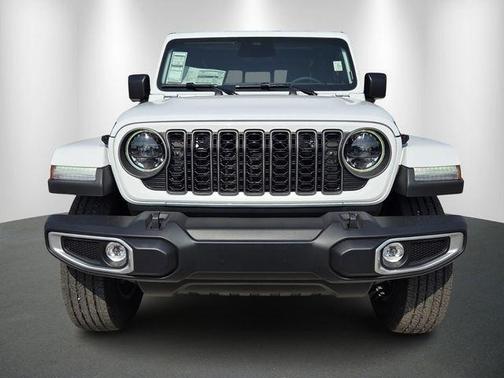 Bright White Clearcoat 2026 Jeep Gladiator Sport
