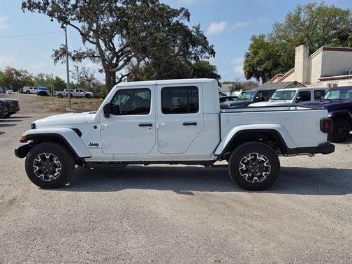 Bright White Clearcoat 2026 Jeep Gladiator Sport