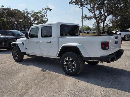 Bright White Clearcoat 2026 Jeep Gladiator Sport