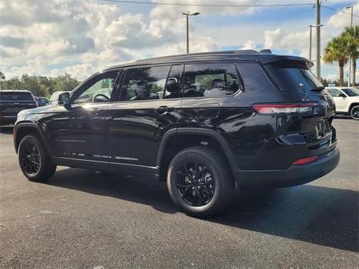 2025 Jeep Grand Cherokee L Laredo