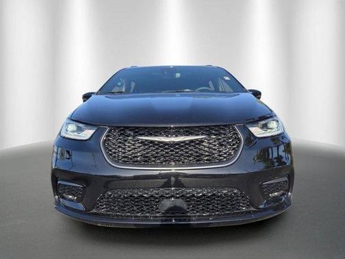 Diamond Black 2025 Chrysler Pacifica Limited