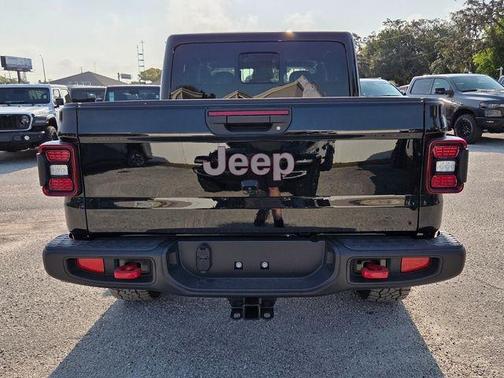 Black Clearcoat 2026 Jeep Gladiator Rubicon