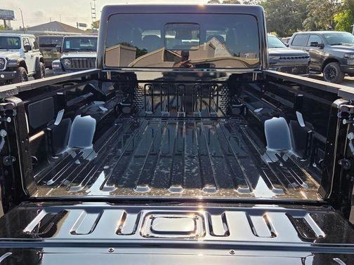 Black Clearcoat 2026 Jeep Gladiator Rubicon