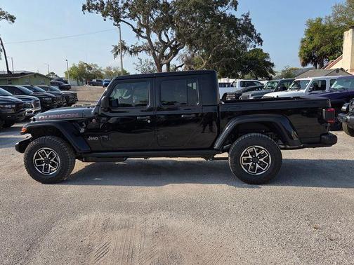 Black Clearcoat 2026 Jeep Gladiator Rubicon