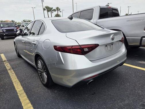 Silverstone Gray Metallic 2017 Alfa Romeo Giulia Ti