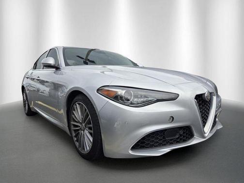 Silverstone Gray Metallic 2017 Alfa Romeo Giulia Ti