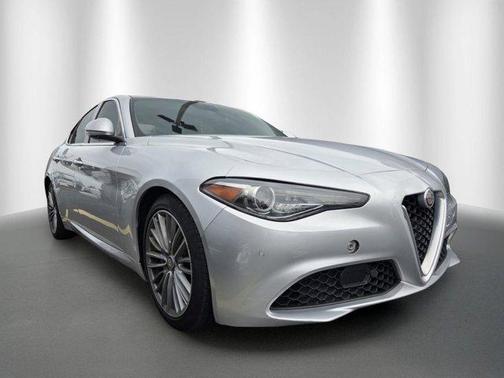Silverstone Gray Metallic 2017 Alfa Romeo Giulia Ti