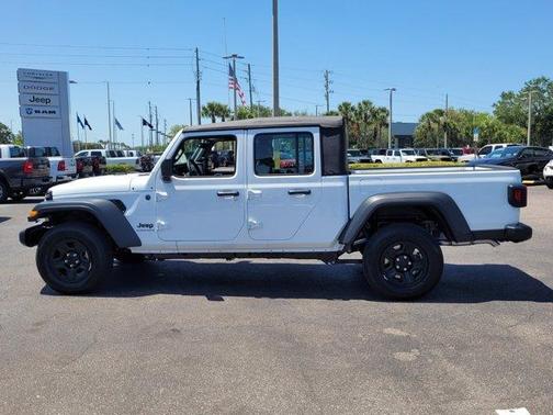 2025 Jeep Gladiator Sport