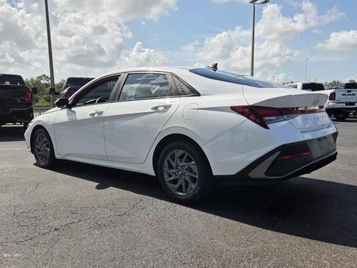 White 2024 Hyundai ELANTRA SEL