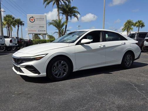 White 2024 Hyundai ELANTRA SEL