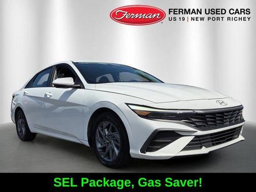 White 2024 Hyundai ELANTRA SEL