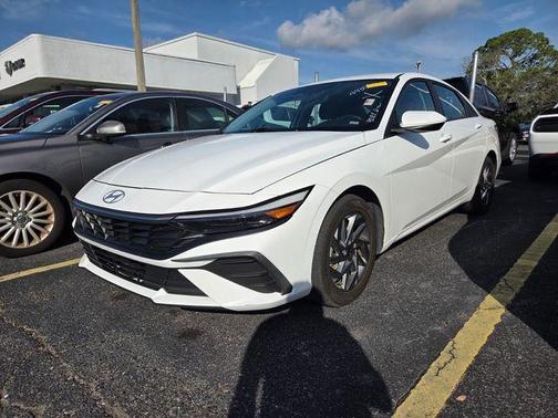 White 2024 Hyundai ELANTRA SEL