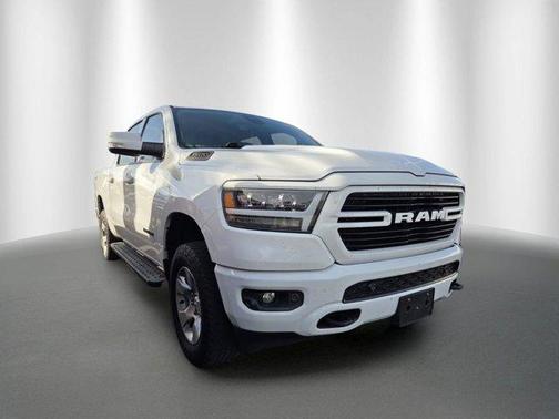 Bright White Clearcoat 2019 RAM 1500 Big Horn