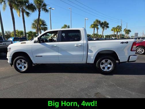 Bright White Clearcoat 2019 RAM 1500 Big Horn