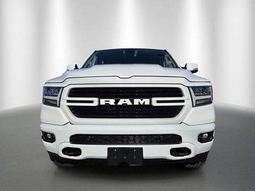 Bright White Clearcoat 2019 RAM 1500 Big Horn