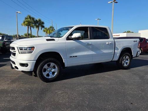 Bright White Clearcoat 2019 RAM 1500 Big Horn