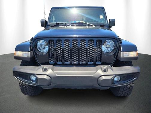 2022 Jeep Gladiator Sport