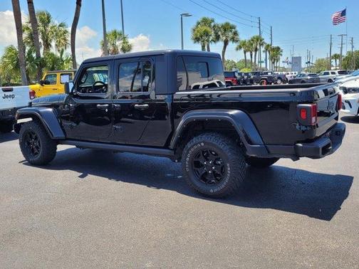 2022 Jeep Gladiator Sport