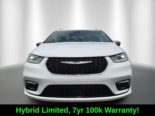 Bright White Clearcoat 2023 Chrysler Pacifica Hybrid Limited
