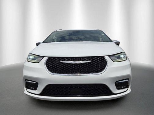 Bright White Clearcoat 2023 Chrysler Pacifica Hybrid Limited