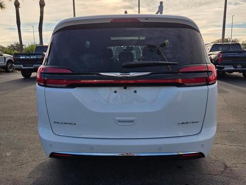 Bright White Clearcoat 2026 Chrysler Pacifica Limited