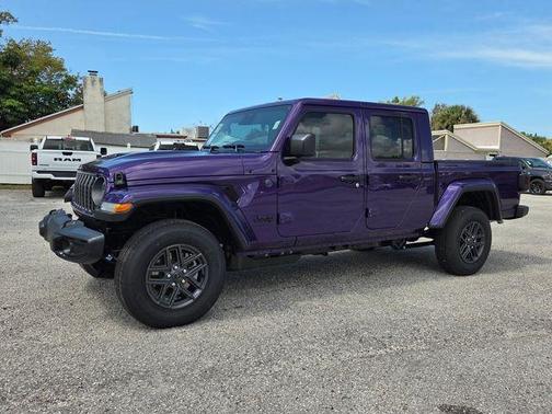 2026 Jeep Gladiator Sport