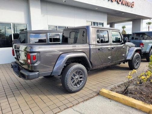 2026 Jeep Gladiator Sport