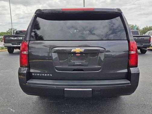 Tungsten Metallic 2018 Chevrolet Suburban LT