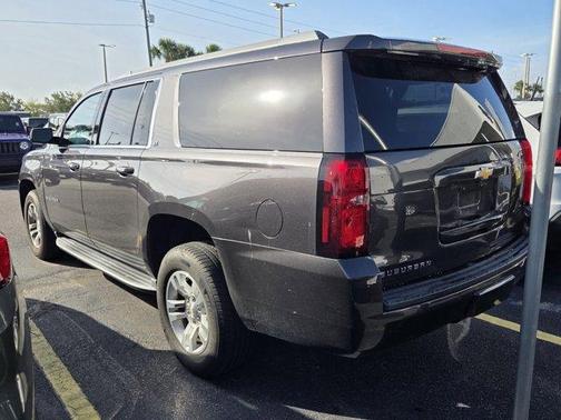 Tungsten Metallic 2018 Chevrolet Suburban LT