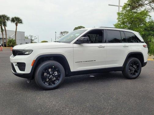 2025 Jeep Grand Cherokee Laredo