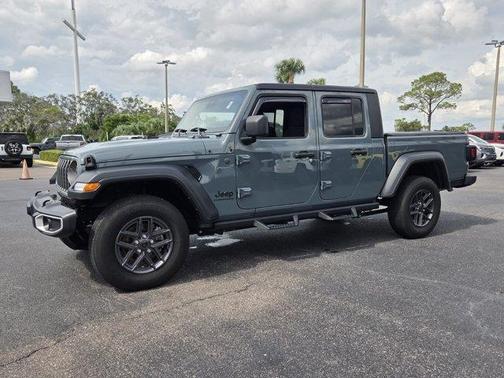 Anvil Clearcoat 2025 Jeep Gladiator Sport