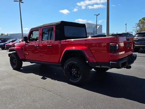 2024 Jeep Gladiator Sport