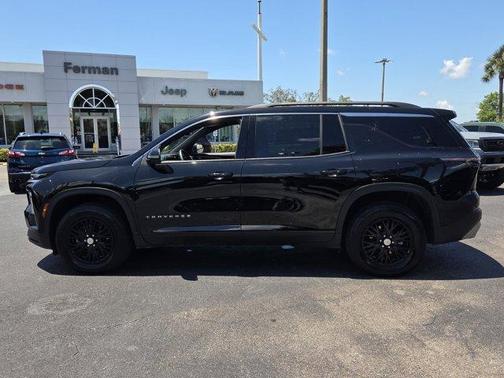 Mosaic Black Metallic 2025 Chevrolet Traverse LT