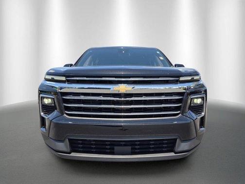 Mosaic Black Metallic 2025 Chevrolet Traverse LT