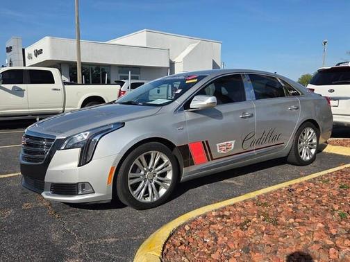 Radiant Silver Metallic 2018 Cadillac XTS Luxury