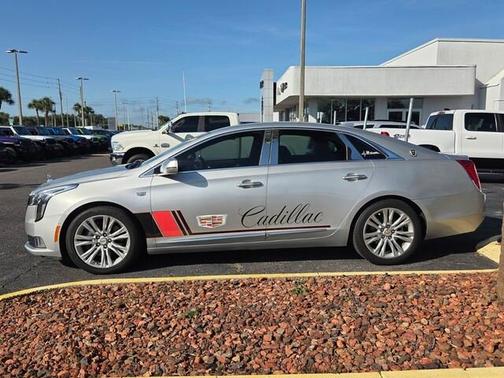 Radiant Silver Metallic 2018 Cadillac XTS Luxury