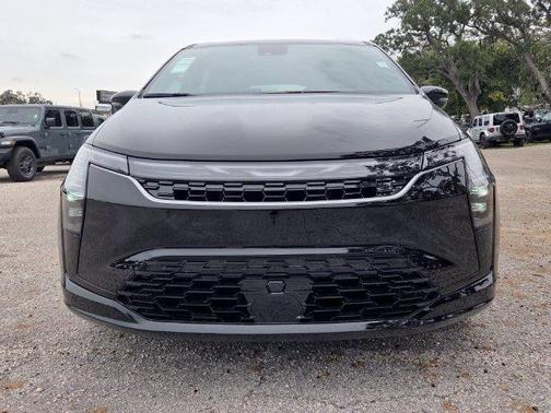 Diamond Black 2027 Chrysler Pacifica SELECT