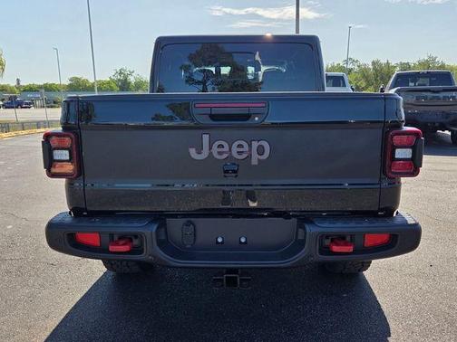 Black Clearcoat 2026 Jeep Gladiator Shadow Ops