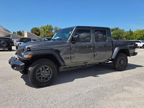 2026 Jeep Gladiator Sport