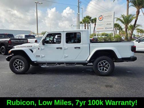 Bright White Clearcoat 2025 Jeep Gladiator Rubicon