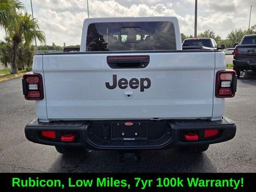Bright White Clearcoat 2025 Jeep Gladiator Rubicon