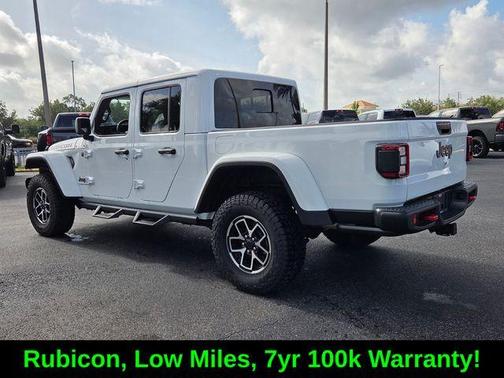 Bright White Clearcoat 2025 Jeep Gladiator Rubicon