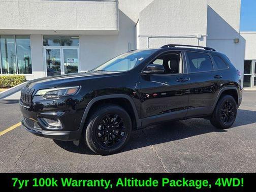 Diamond Black 2023 Jeep Cherokee Altitude Lux