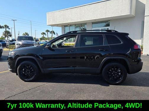 Diamond Black 2023 Jeep Cherokee Altitude Lux