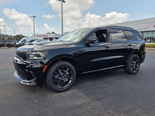 DB Black Crystal Clearcoat 2026 Dodge Durango GT Plus HEMI V8