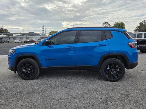 Hydro Blue Pearlcoat 2026 Jeep Compass Latitude