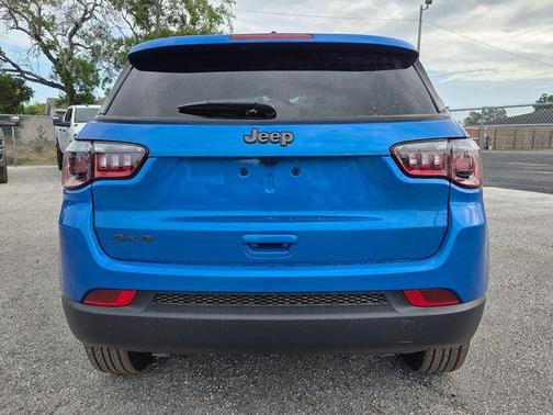 Hydro Blue Pearlcoat 2026 Jeep Compass Latitude
