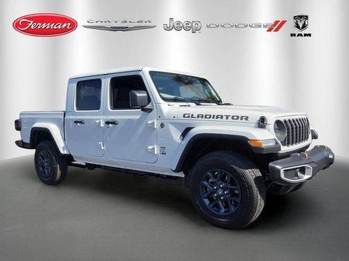 Bright White Clearcoat 2026 Jeep Gladiator 85th Anniversary Edition